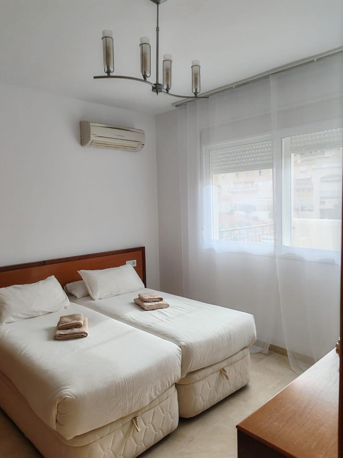 Seaview Apartment With Great Amenities & Facilities 베날마데나코스타 외부 사진