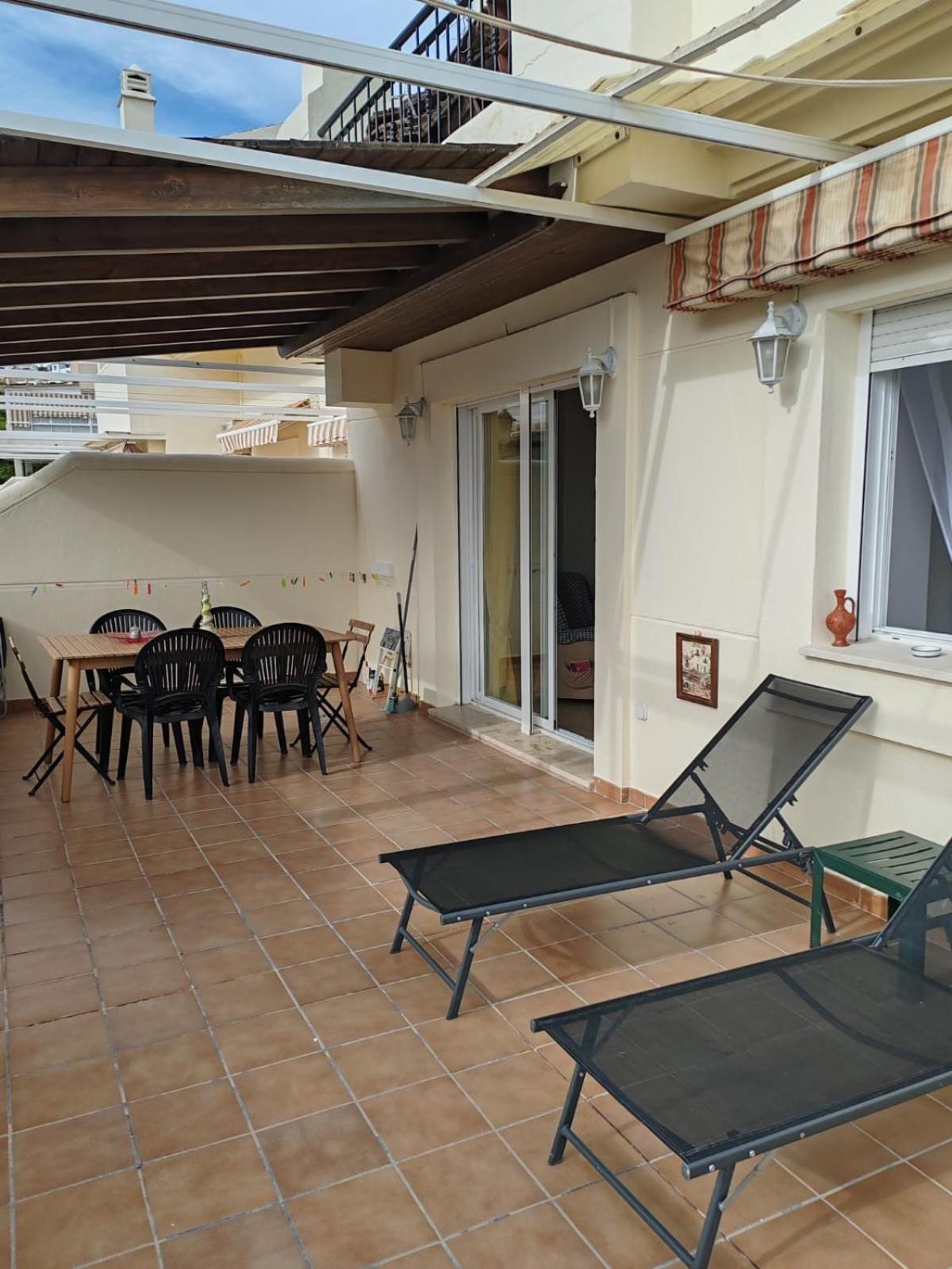 Seaview Apartment With Great Amenities & Facilities 베날마데나코스타 외부 사진