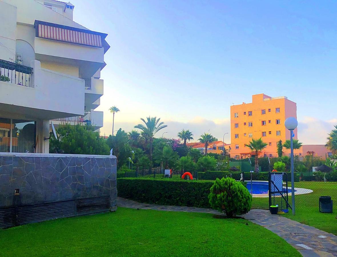 Seaview Apartment With Great Amenities & Facilities 베날마데나코스타 외부 사진